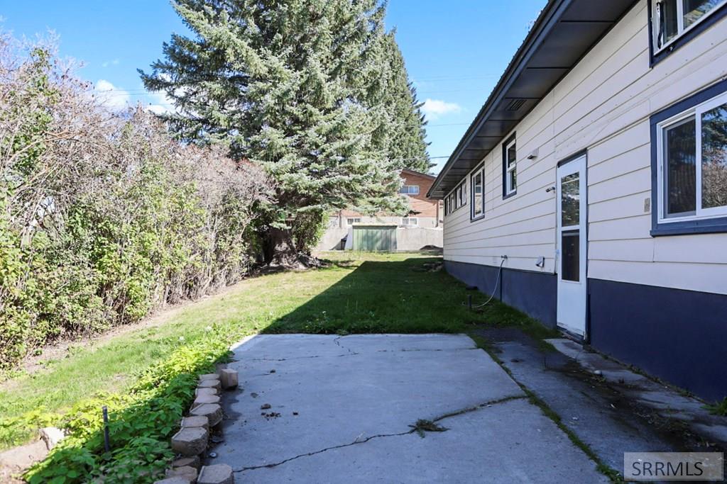 305 East 3rd South Rexburg, ID 83440 - Photo 42 of 43