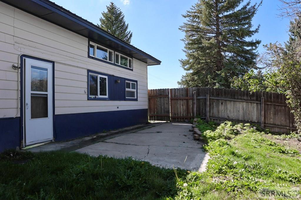 305 East 3rd South Rexburg, ID 83440 - Photo 43 of 43