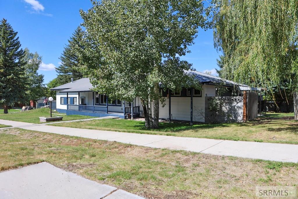 305 East 3rd South Rexburg, ID 83440 - Photo 6 of 43
