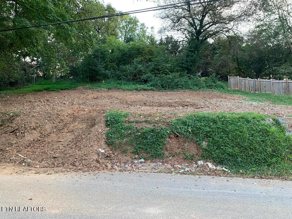 7516 Rising Road Knoxville, TN 37924 - Photo 2 of 2 01