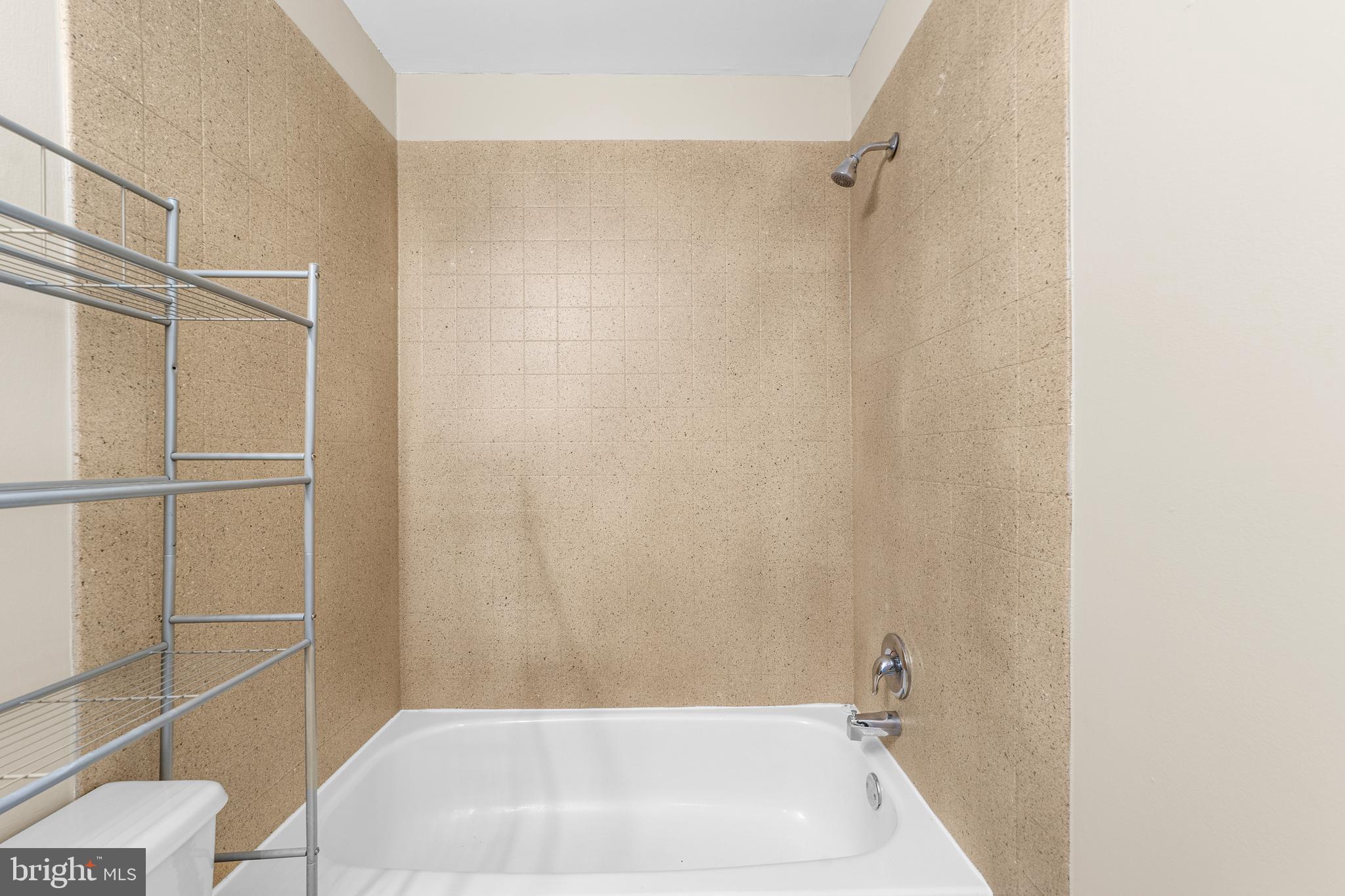 536 A Willow Turn Mount Laurel, NJ 08054 - Photo 15 of 20 a bathroom with a tub