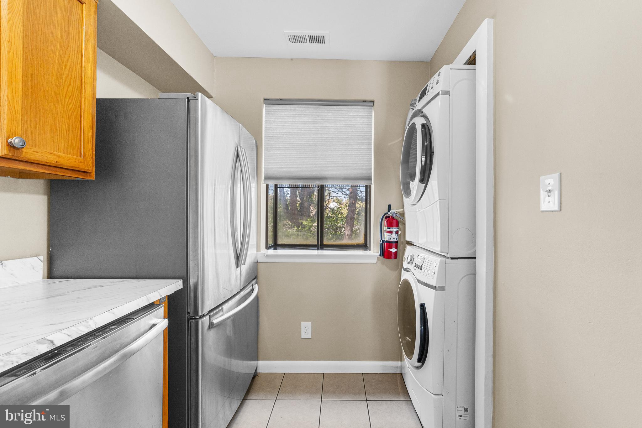 536 A Willow Turn Mount Laurel, NJ 08054 - Photo 9 of 20 a utility room with dryer and washer