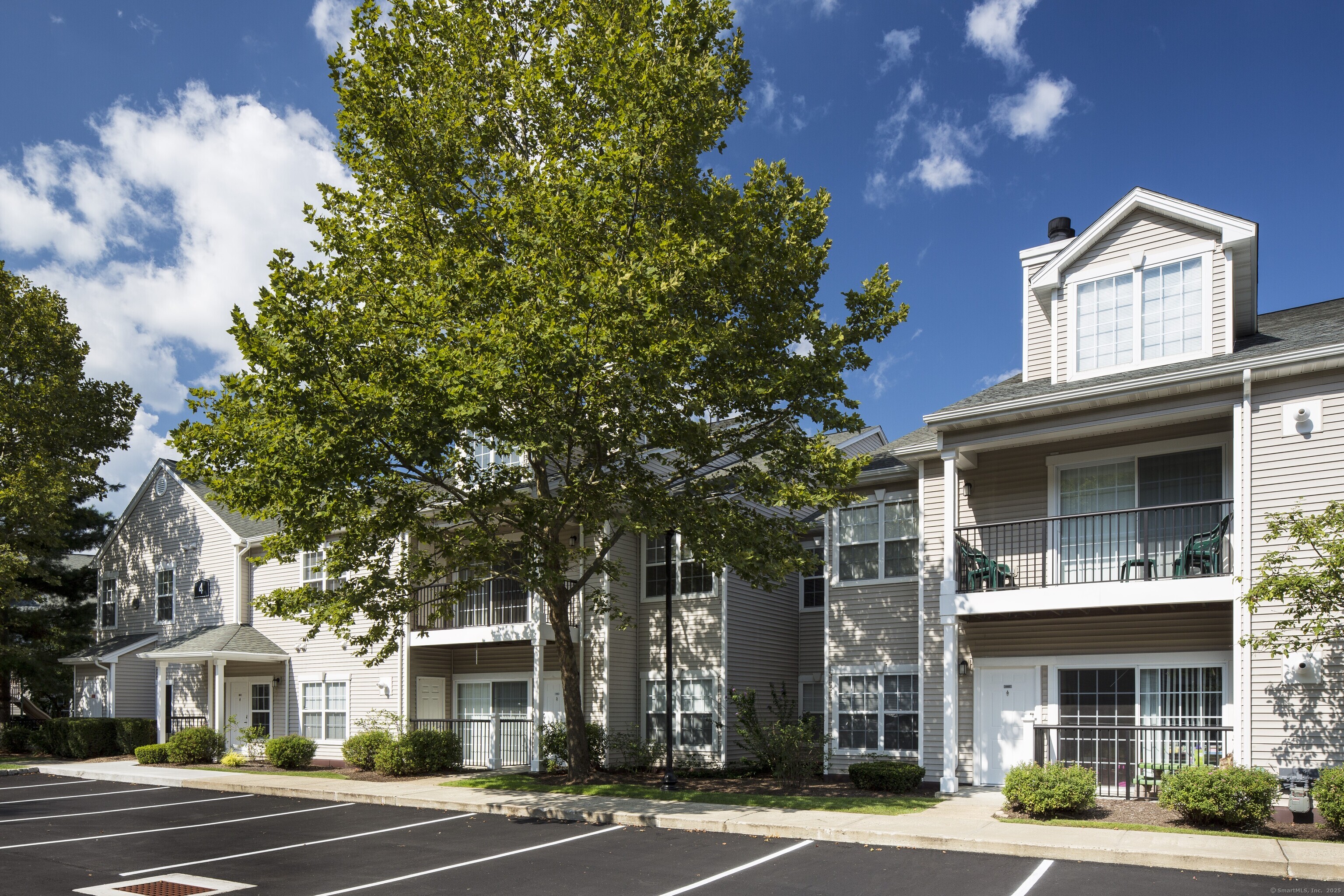 23 River Road, Unit 4208 Weston, CT 06883 - Photo 11 of 32
