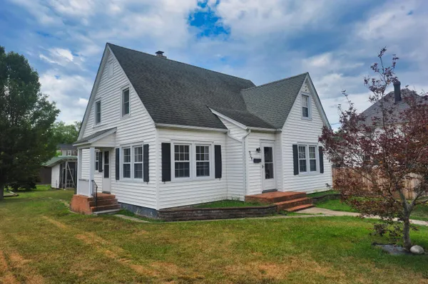 $195,000 | 909 Acacia Avenue, Clifton Forge, VA 24422