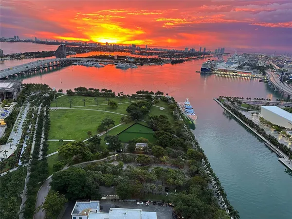 $5,000 | 900 Biscayne Boulevard, Unit 3704, Miami, FL 33132