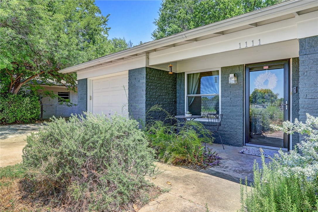 1111 Arthur Stiles Road Austin, TX 78721 - Photo 1 of 1 Gallery Image 1