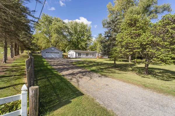 $200,000 | 12690 Red Bud Trail North, Buchanan, MI 49107