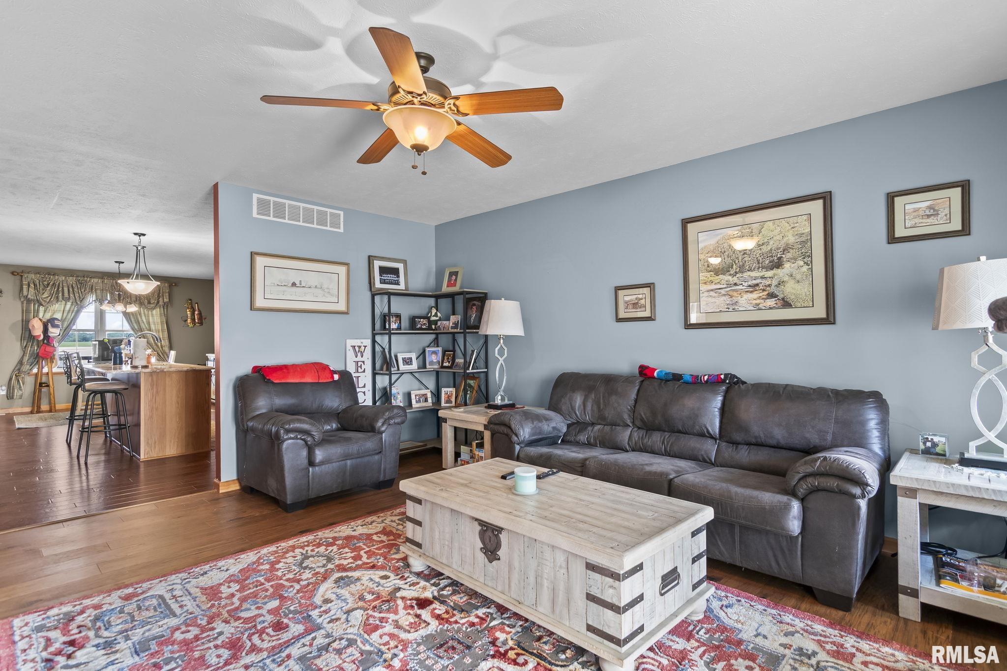 333 Butler Lane Chatham, IL 62629 - Photo 5 of 40