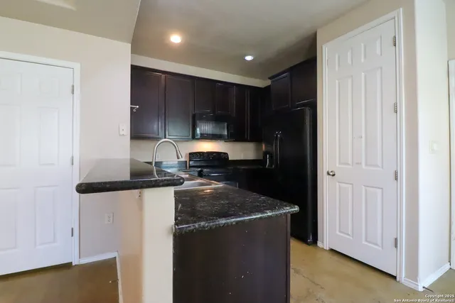 $1,450 | 1125 Brown Rock Drive, New Braunfels, TX 78130