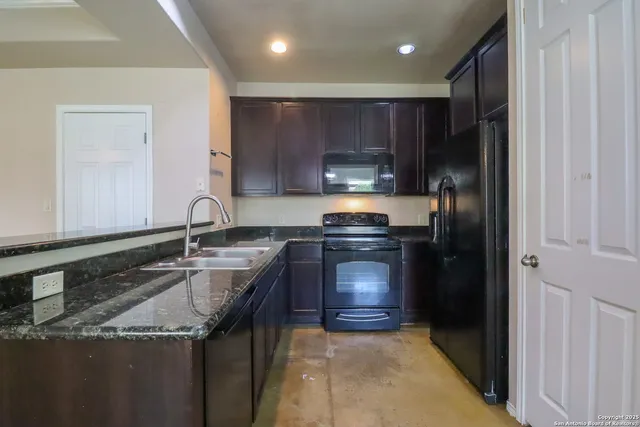 $1,450 | 1125 Brown Rock Drive, New Braunfels, TX 78130