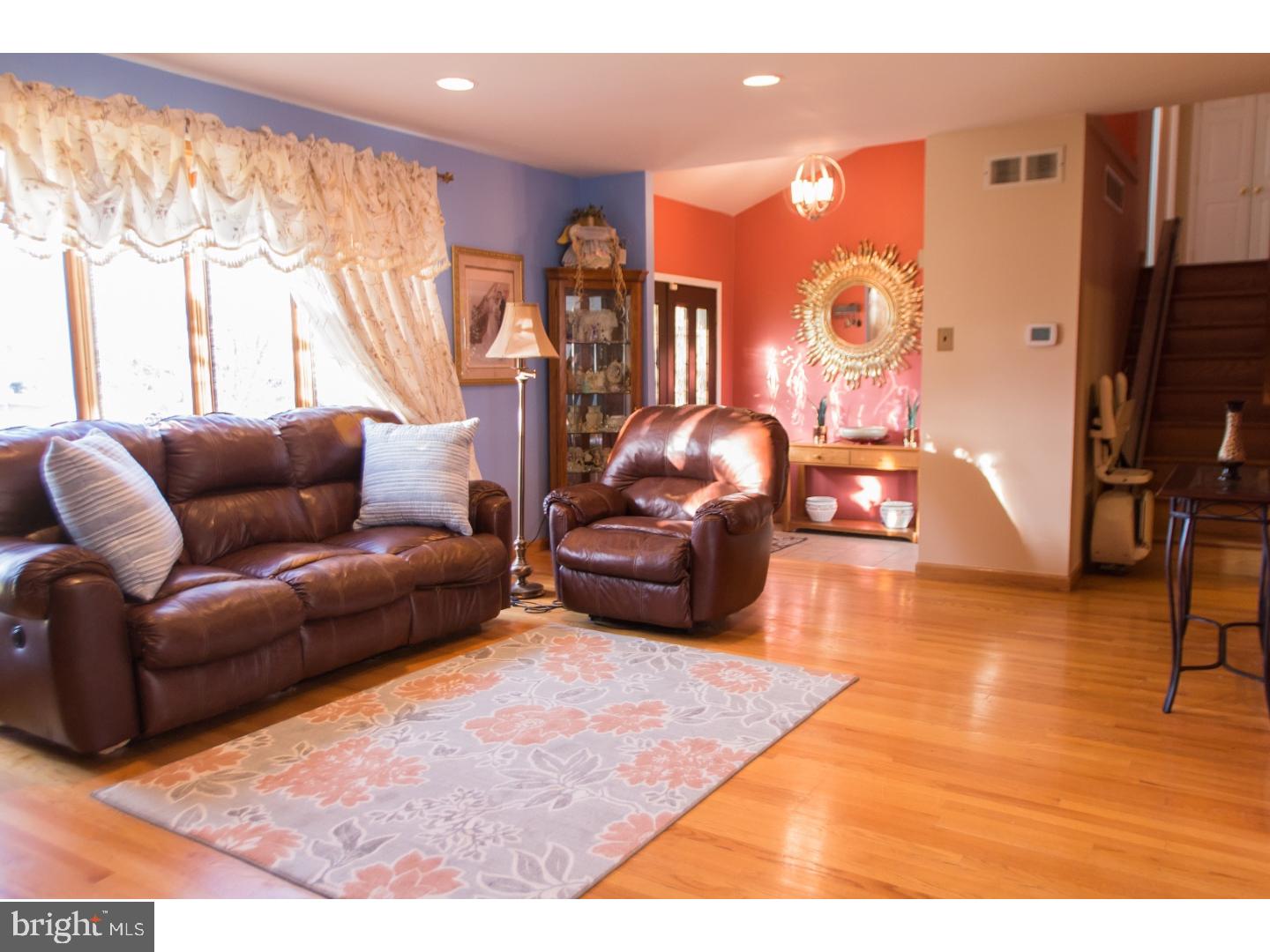 80 Tulip Road Holland, PA 18966 - Photo 3 of 19 Living Room