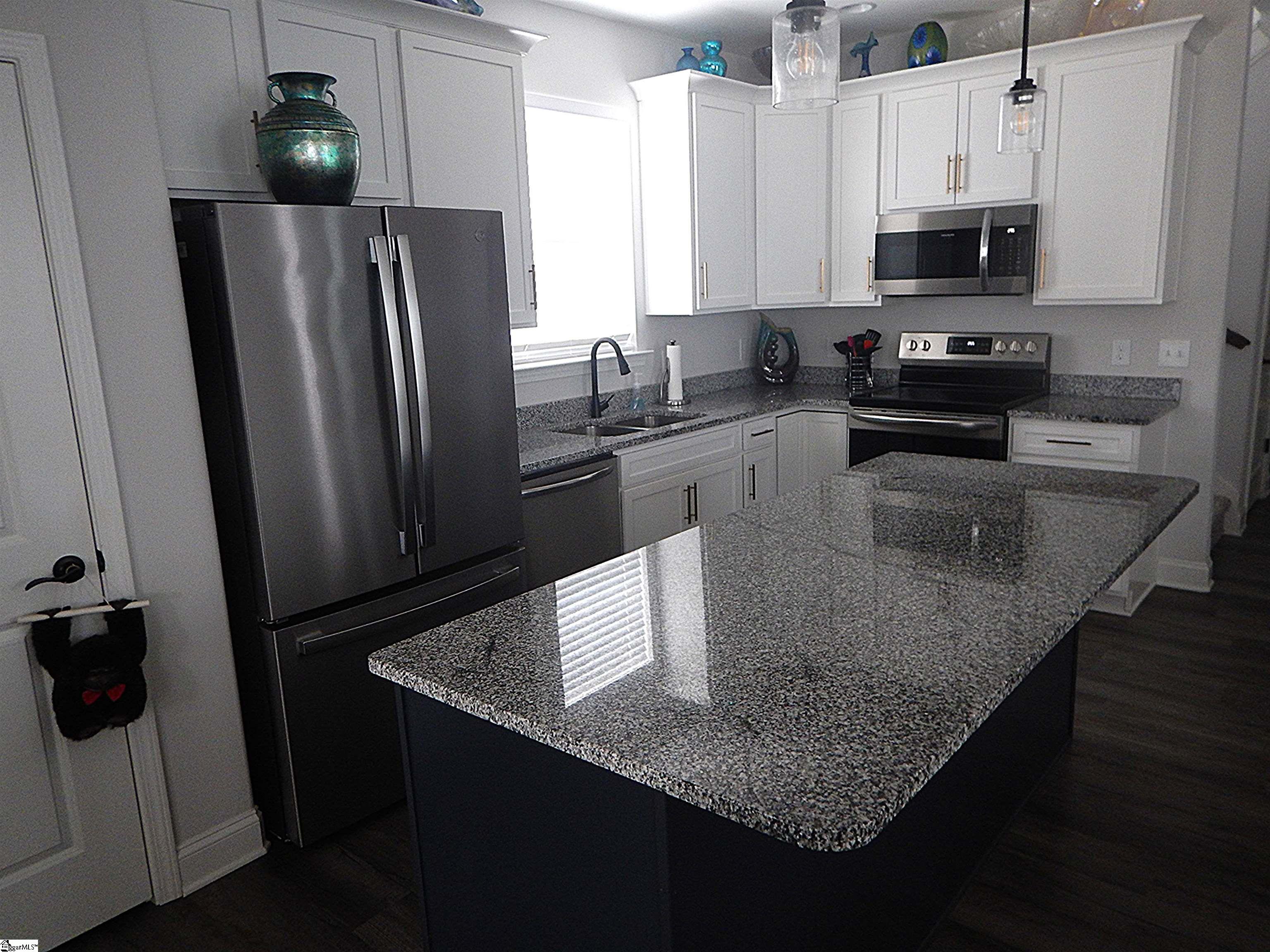 313 Daystrom Drive Greer, SC 29651 - Photo 10 of 35