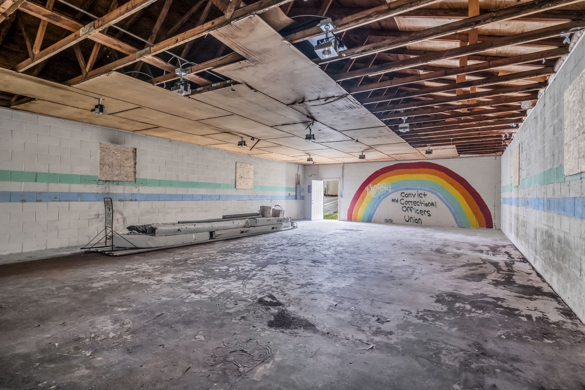 1409 Buffalo Road Lawrenceburg, TN 38464 - Photo 22 of 37 a view of a garage