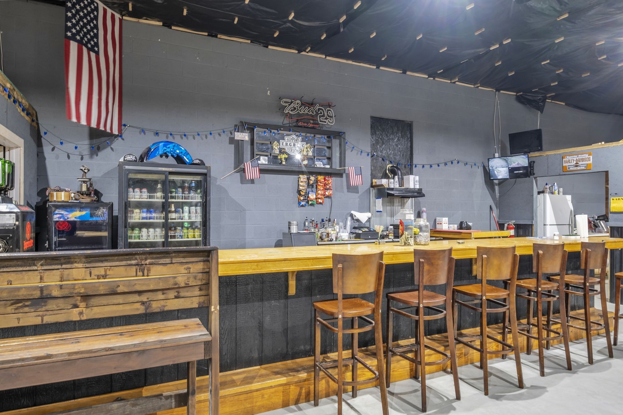 1409 Buffalo Road Lawrenceburg, TN 38464 - Photo 28 of 37 a kitchen with lots of counter top space