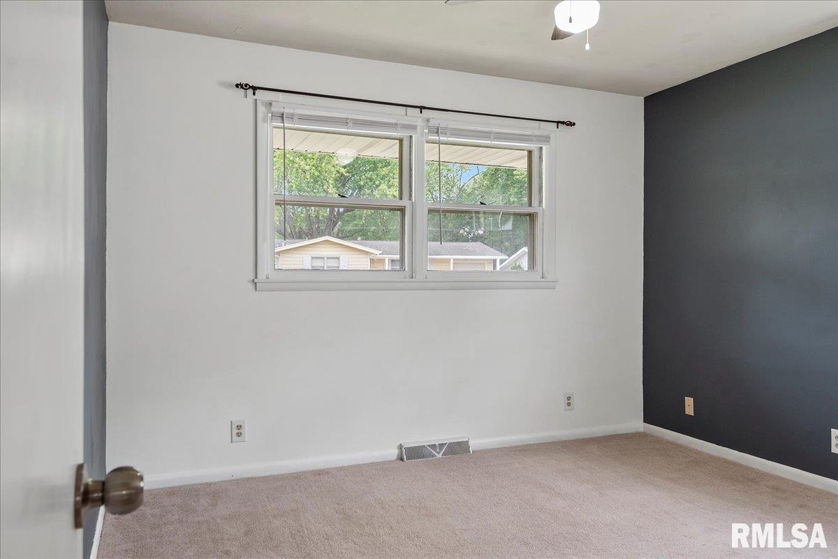228 Dickinson Road Springfield, IL 62704 - Photo 23 of 47