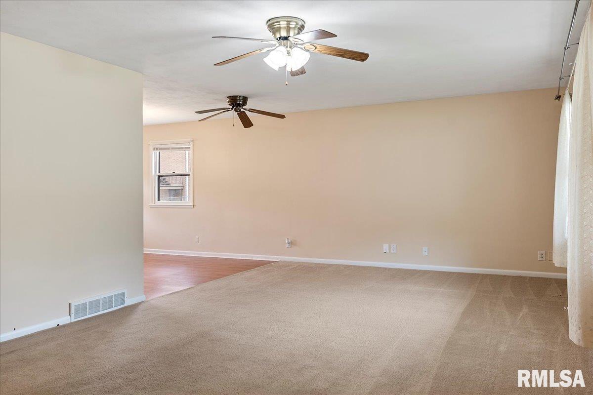 228 Dickinson Road Springfield, IL 62704 - Photo 4 of 47