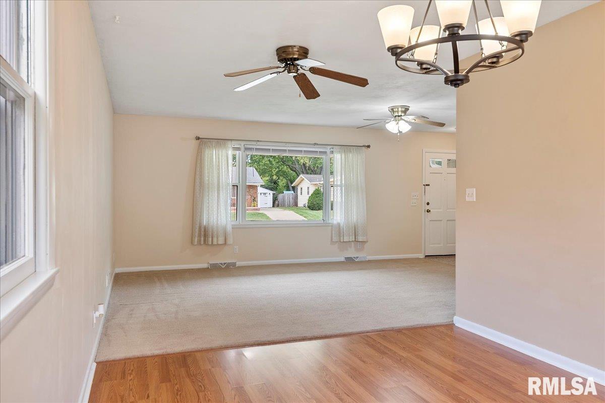 228 Dickinson Road Springfield, IL 62704 - Photo 9 of 47