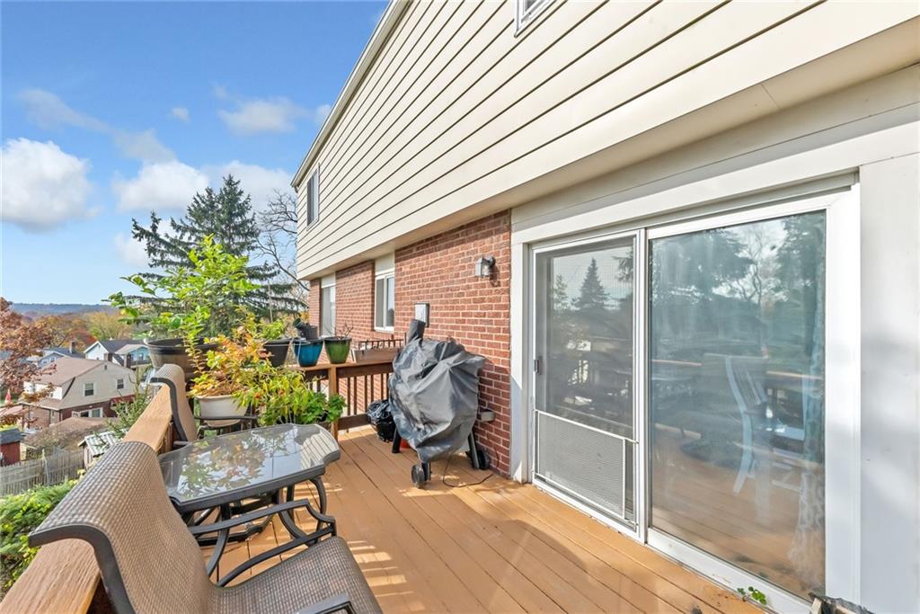 3941 Drexel Road Pittsburgh, PA 15212 - Photo 22 of 25 a balcony with furniture and a potted plant