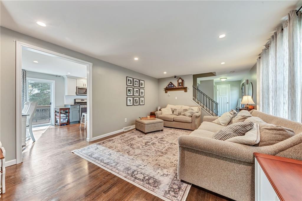 3941 Drexel Road Pittsburgh, PA 15212 - Photo 6 of 25 a living room with furniture and wooden floor