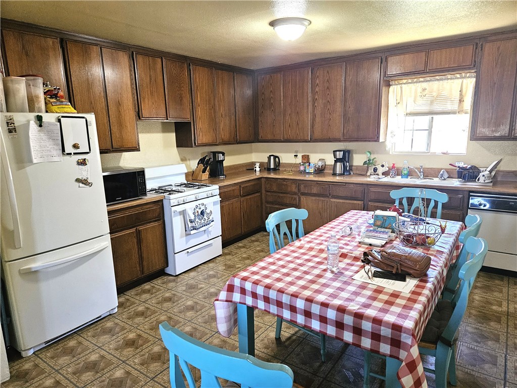 32240 Simpson Road Winchester, CA 92596 - Photo 11 of 26 Gallery Image 11