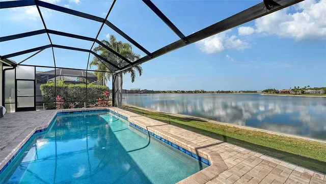 $1,000,000 | 6619 Waters Edge Way, Lakewood Ranch, FL 34202