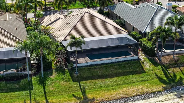 $1,000,000 | 6619 Waters Edge Way, Lakewood Ranch, FL 34202