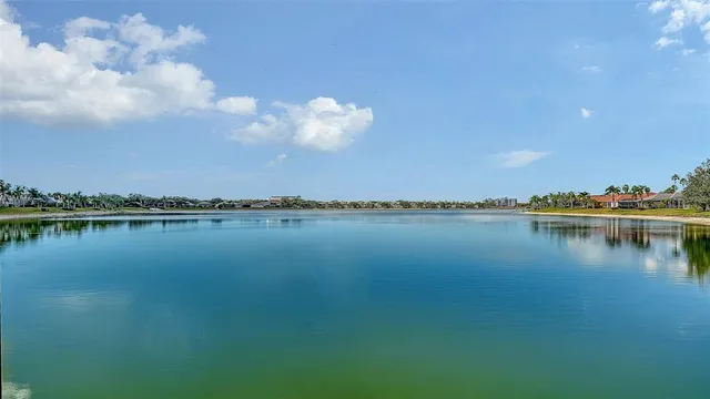 $1,000,000 | 6619 Waters Edge Way, Lakewood Ranch, FL 34202