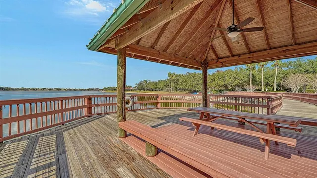 $1,000,000 | 6619 Waters Edge Way, Lakewood Ranch, FL 34202