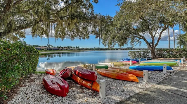$1,000,000 | 6619 Waters Edge Way, Lakewood Ranch, FL 34202