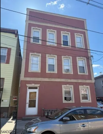 $1,800 | 236 John Street, Elizabeth, NJ 07202