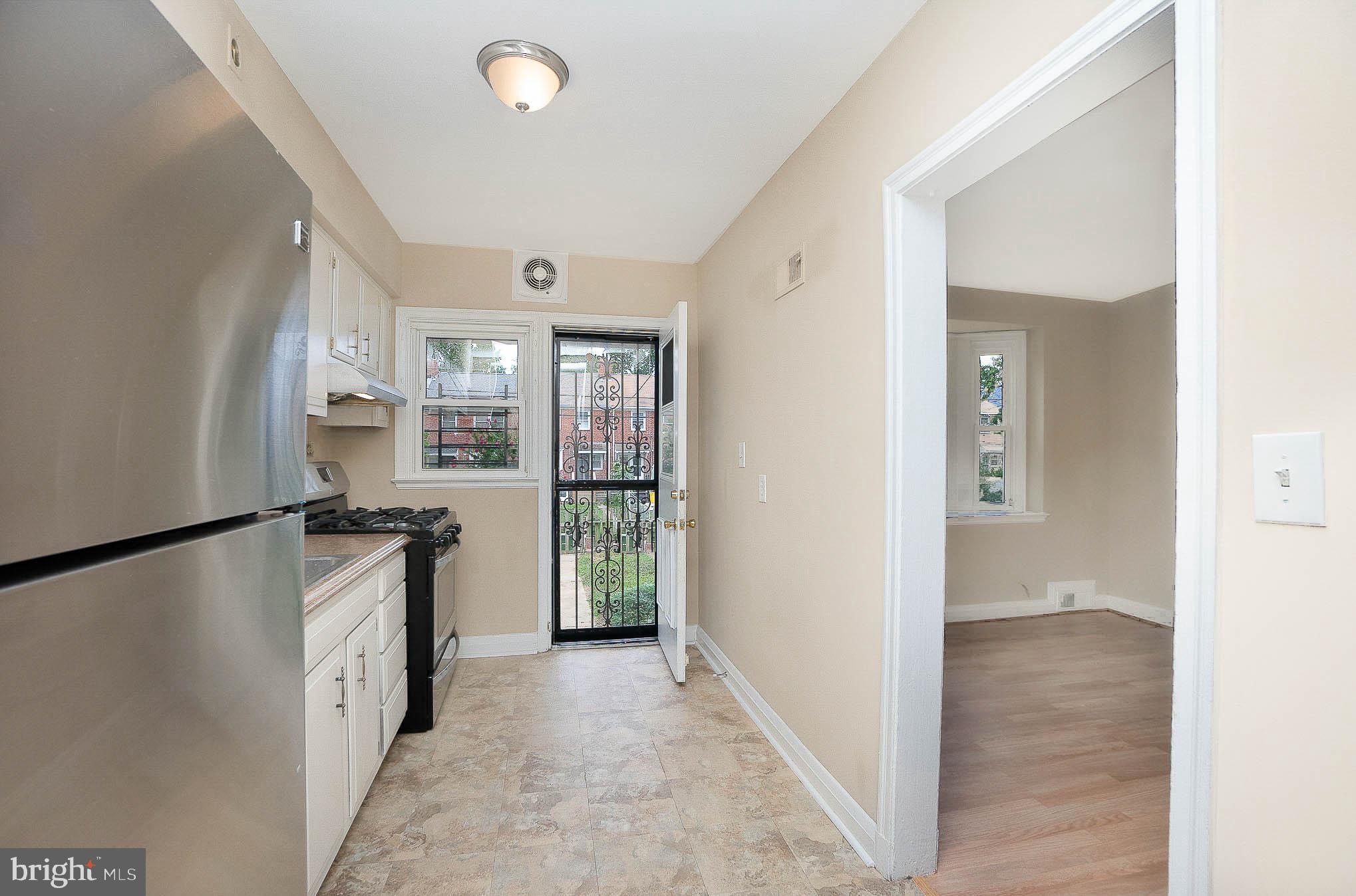1523 Stonewood Road Baltimore, MD 21239 - Photo 8 of 30 Gallery Image 8