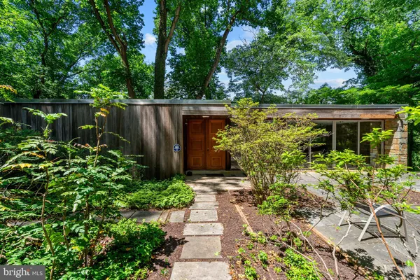 $950,000 | 401 Willington Drive, Silver Spring, MD 20904