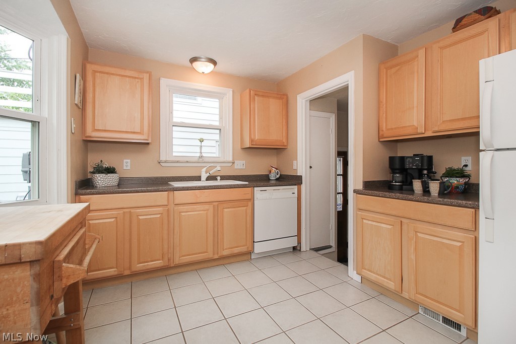 4178 Bushnell Road University Heights, OH 44118 - Photo 8 of 30