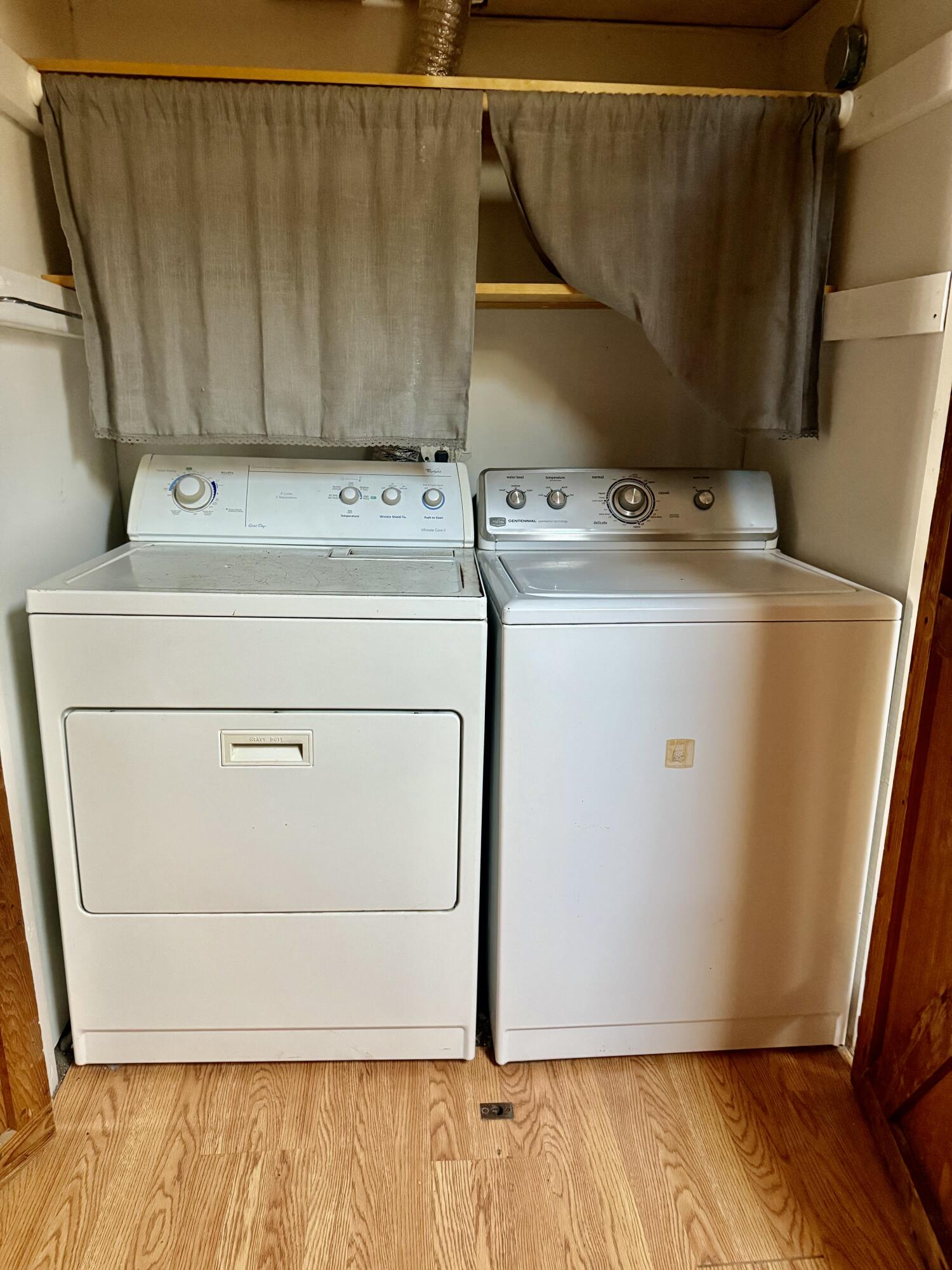 54 West Main Street Vinalhaven, ME 04863 - Photo 12 of 27 IMG_5044 2