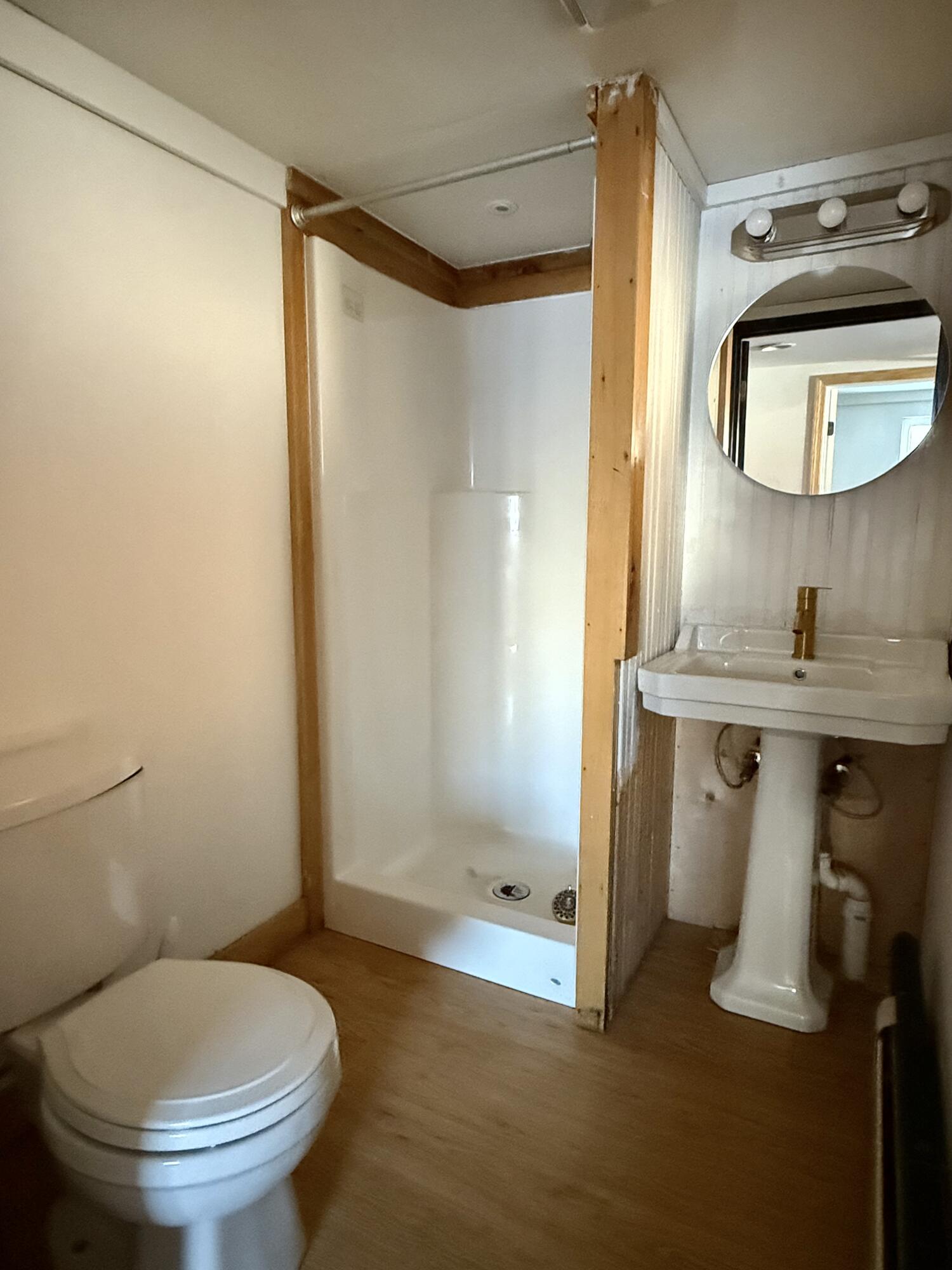 54 West Main Street Vinalhaven, ME 04863 - Photo 4 of 27 IMG_5049