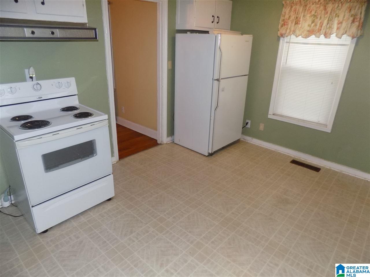 916 8th Street Pleasant Grove, AL 35127 - Photo 5 of 9