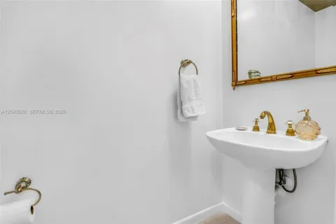 $1,100,000 | 10777 Charleston Place, Cooper City, FL 33026