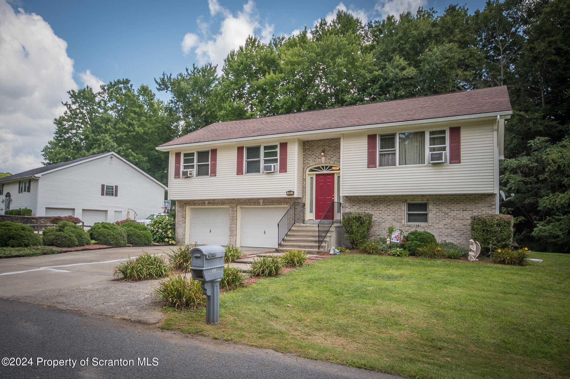 456 Willowbrook Road Clarks Summit, PA 18411 - Photo 2 of 31 Gallery Image 2