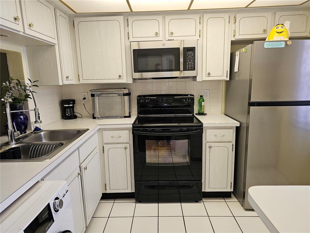 4206 Tamargo Drive, Unit 4206 New Port Richey, FL 34652 - Photo 11 of 37