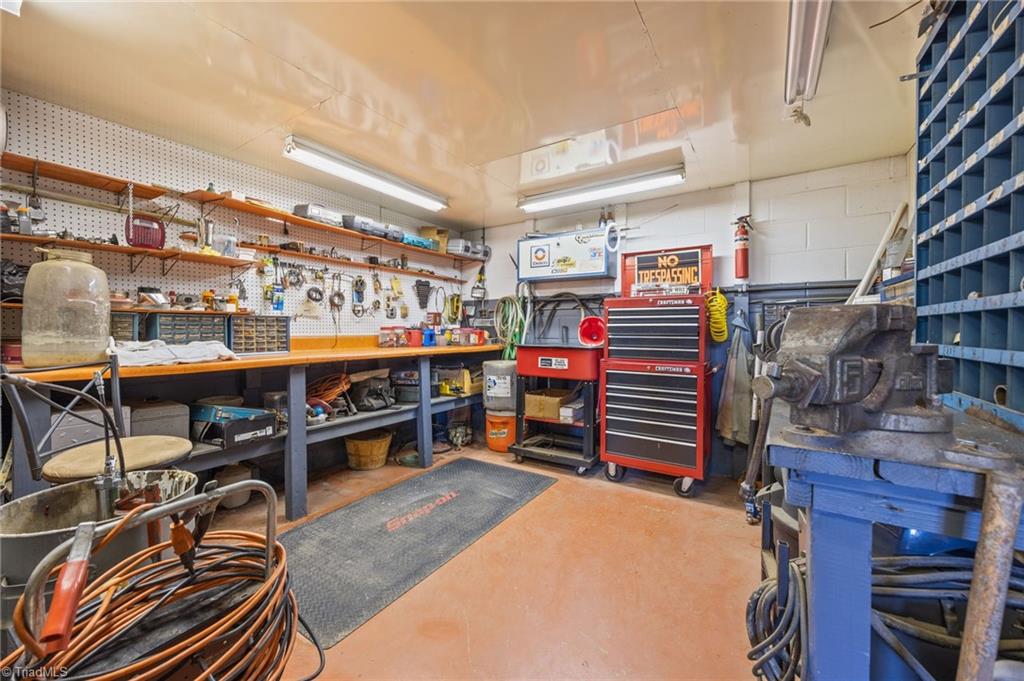 6262 Highway 109 High Point, NC 27265 - Photo 35 of 50