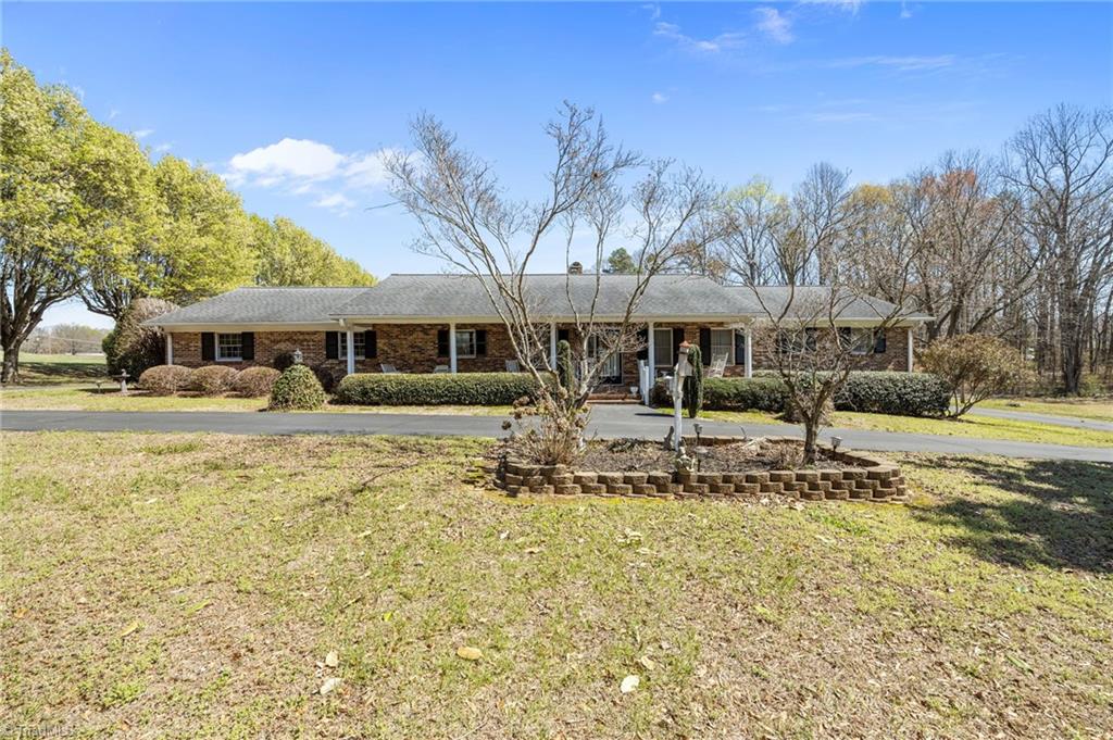 6262 Highway 109 High Point, NC 27265 - Photo 4 of 50