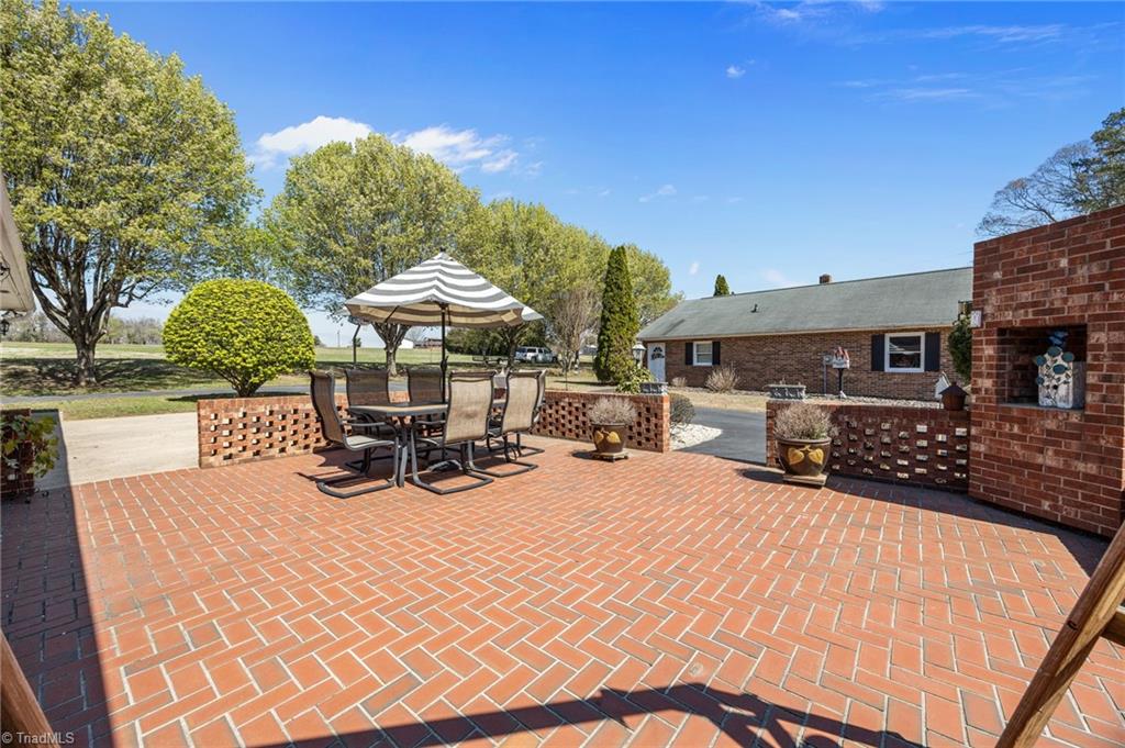 6262 Highway 109 High Point, NC 27265 - Photo 5 of 50