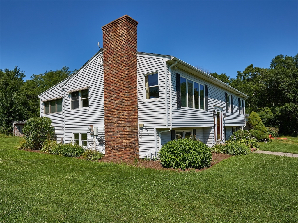 554 Sharps Road Swansea, MA 02777 - Photo 2 of 34