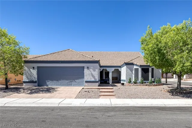 $599,999 | 9100 Shelter Cove Court, Las Vegas, NV 89117