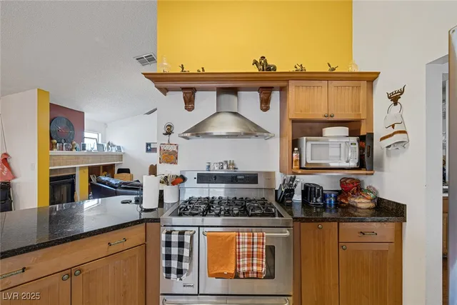 $599,999 | 9100 Shelter Cove Court, Las Vegas, NV 89117