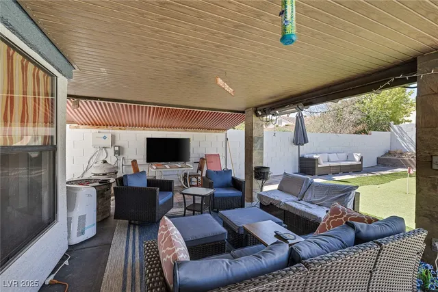 $599,999 | 9100 Shelter Cove Court, Las Vegas, NV 89117