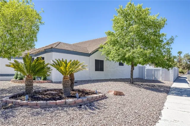 $599,999 | 9100 Shelter Cove Court, Las Vegas, NV 89117