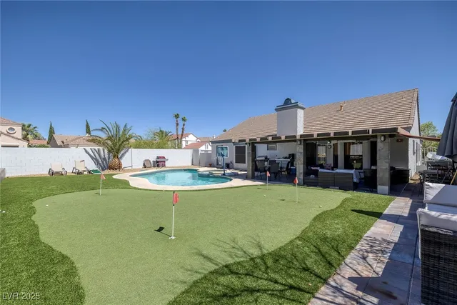 $599,999 | 9100 Shelter Cove Court, Las Vegas, NV 89117