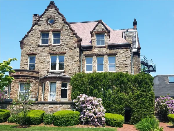 $6,500 | 364 Bellevue Avenue, Unit W201S, Newport, RI 02840