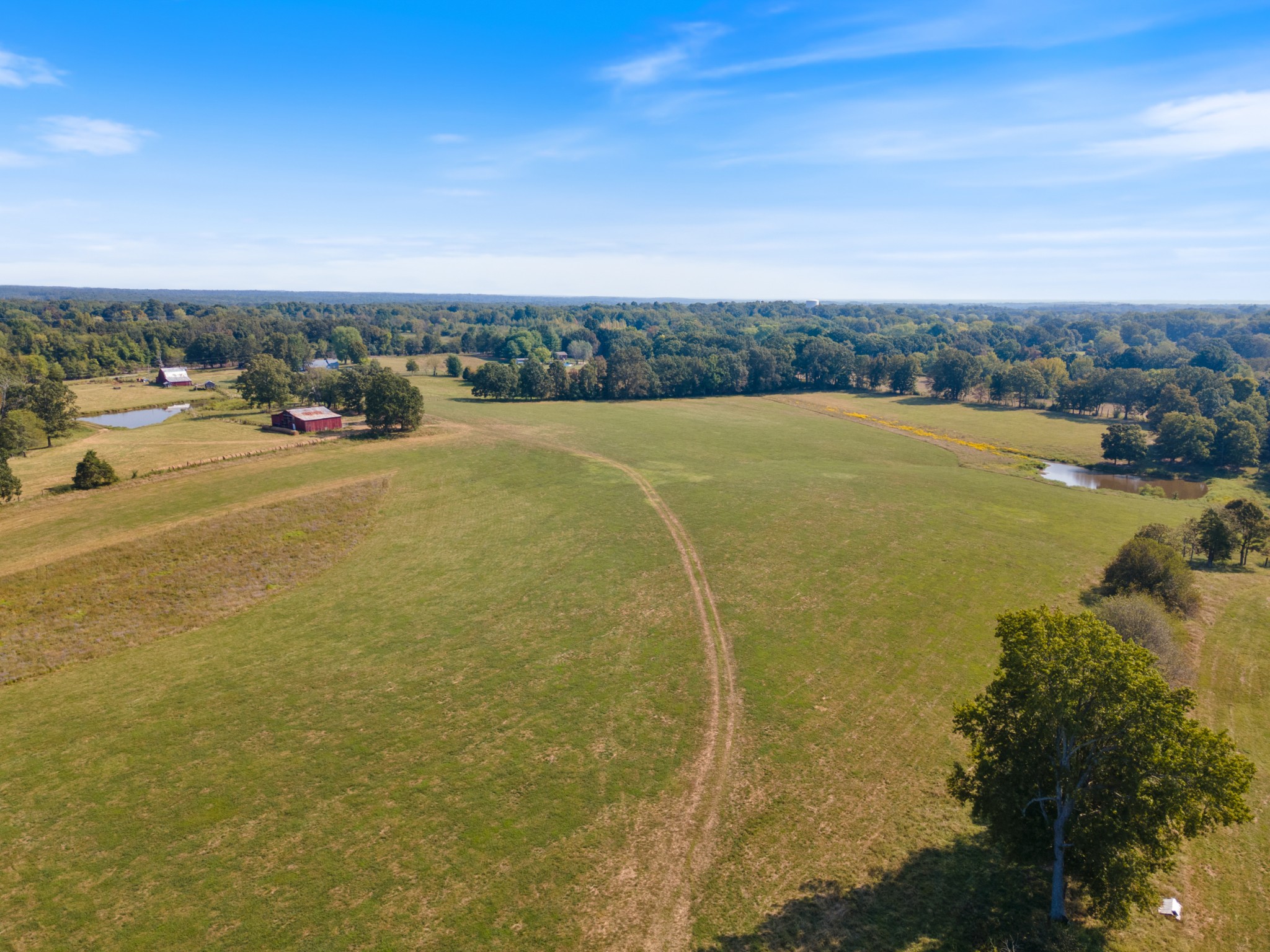 275 Pond Rail Road Dickson, TN 37055 - Photo 69 of 72 a view of a city and an ocean